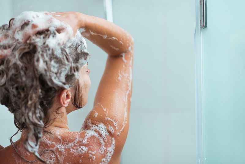 10 ieteikumi no trihologa. Kā pārstāt mazgāt matus katru dienu?