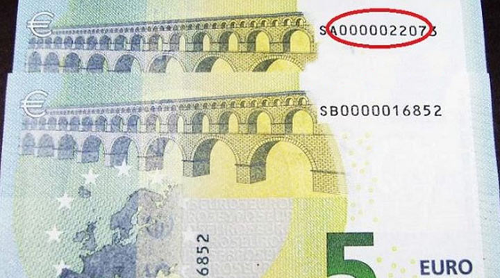 Ja jums ir tādas eiro banknotes, tad esiet uzmanīgi, iespējams, jūs….