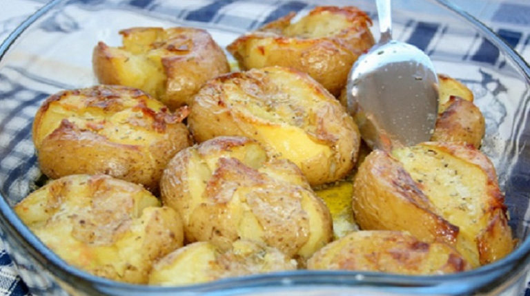 Tagad man cepti kartupeļi garšo vēl vairāk! Līdz ārprātam garšīgs portugāļu virtuves ēdiens…
