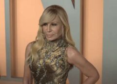Donatella atkāpjas no Versace radošās direktores amata