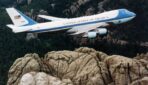 Tramps aizstāv plānu izmantot Kataras luksusa lidmašīnu Air Force One