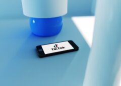 Tramps paziņo, ka ir panākta vienošanās par TikTok darbības saglabāšanu ASV