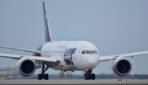 Tramps slavē “lielisku darījumu” ar Uzbekistānu par Boeing Dreamliner lidmašīnu iegādi