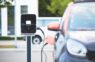 Elektroautomobiļu pārdošanas apjomi visā ES pieaug, jo kopējais automašīnu tirgus apstājas