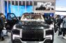BYD akciju vērtība krītas, Ķīnas elektroautomobiļu cenu strīdiem ietekmējot peļņu