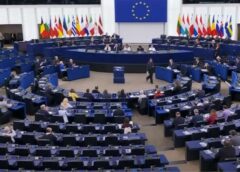 Eiropas Komisija aicina neeskalēt attiecības ar Ķīnu retzemju elementu jautājumā